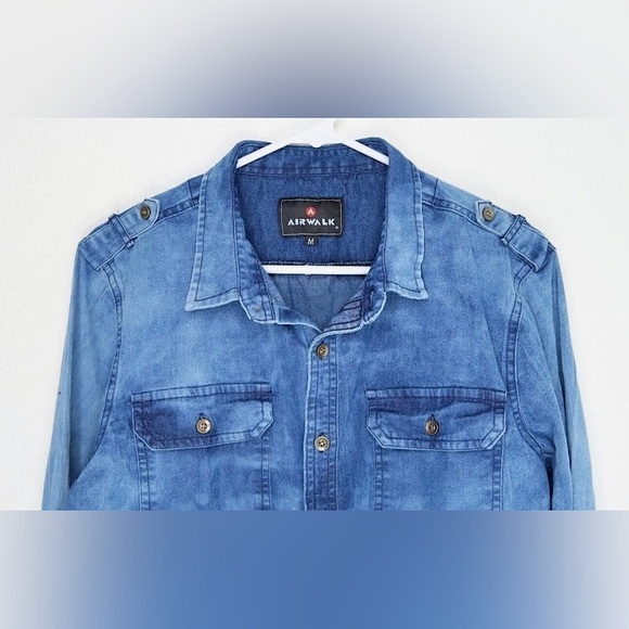 Airwalk Denim Button Up Collar Shirt Long Sleeves Faded Blue Men’s M Y2K EUC - Picture 2 of 7